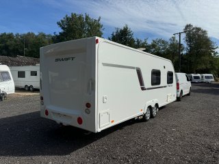 /photos/9923/9f068632-7354-8865-92f5-260fc9863641_i320x240.jpg